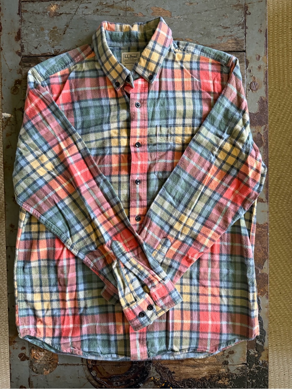 L.L. Bean Men's Plaid Scottish Plaid Flannel Button Down Slightly Fitted